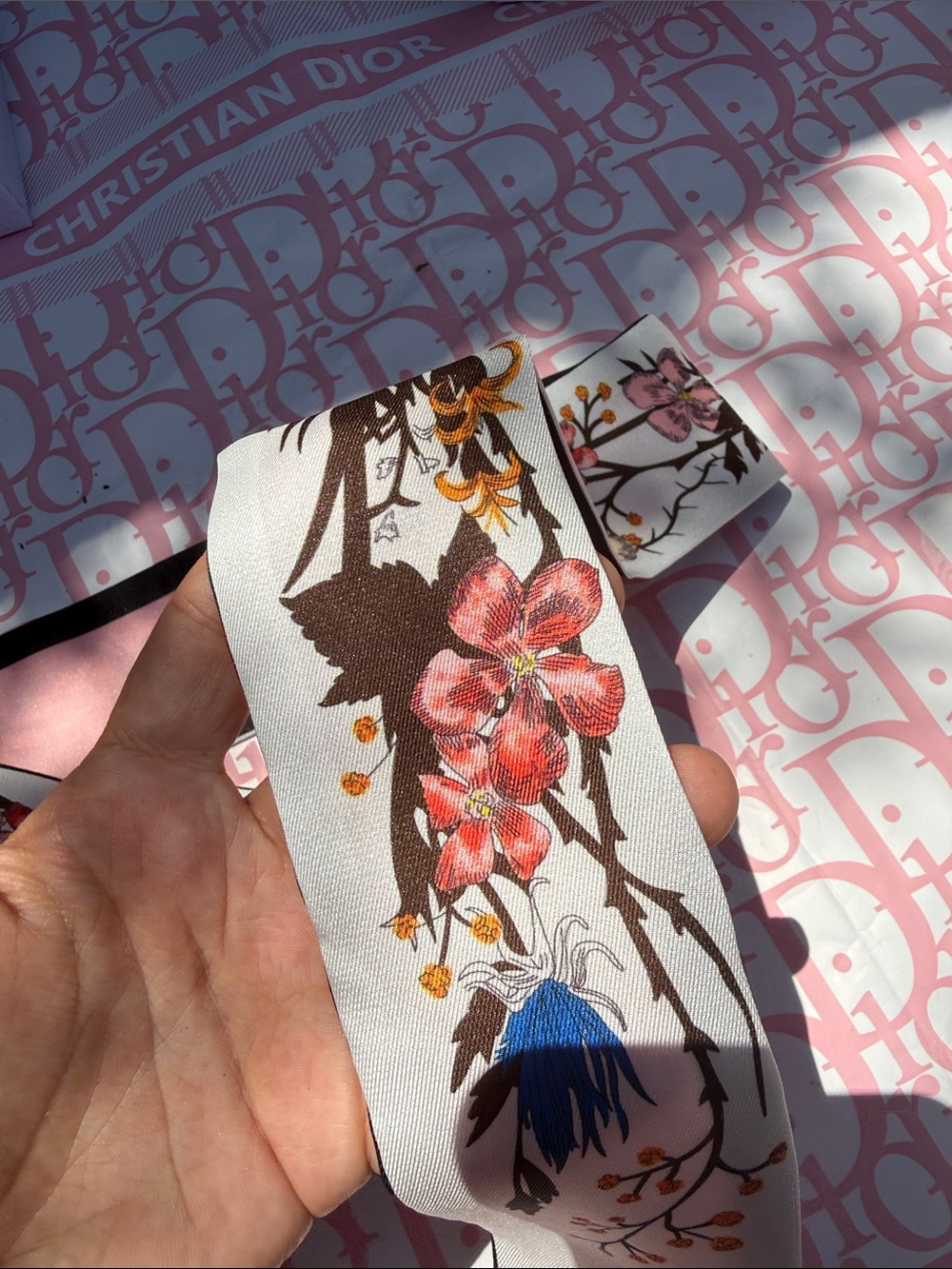 Dior Pink and White Floral Silk Twilly Mitzah Scarf 100% Silk New No box,no bag - Picture 4 of 5